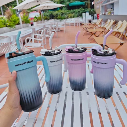 780ml premium stainless steel insulated tumbler with leakproof lid for hot and cold drinks in random color.
