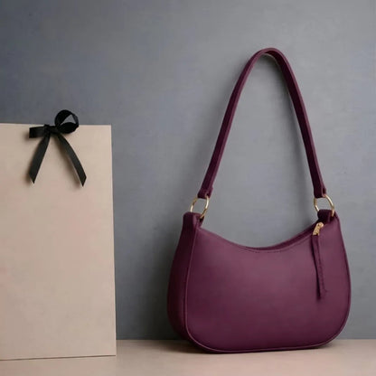 Stylish Black Women's Shoulder Bag with Spacious Interior