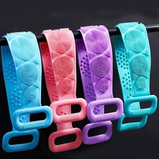 Wipes Away Dirt & Dust Without Scratches