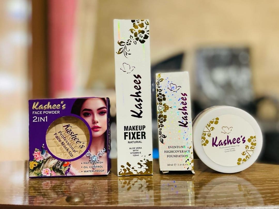 4-in-1 Makeup Kit Kashee's